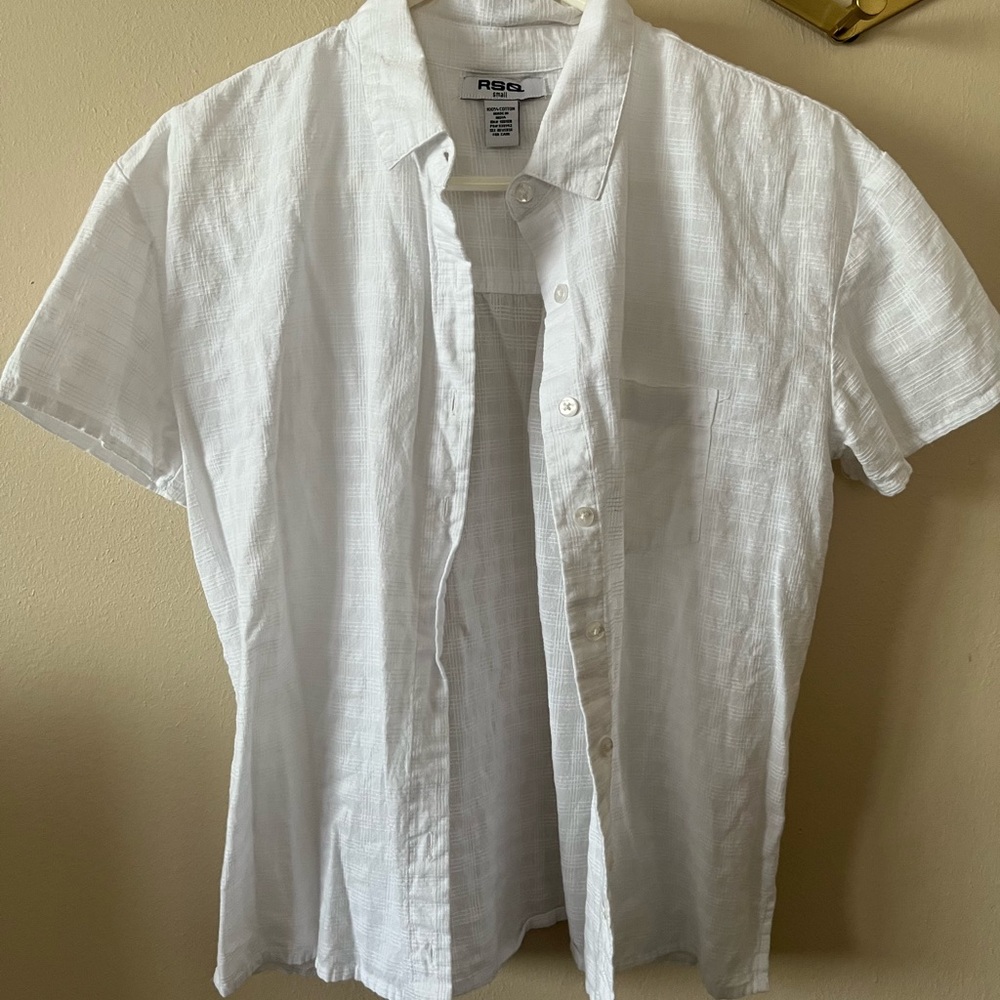 White textured short sleeve button down